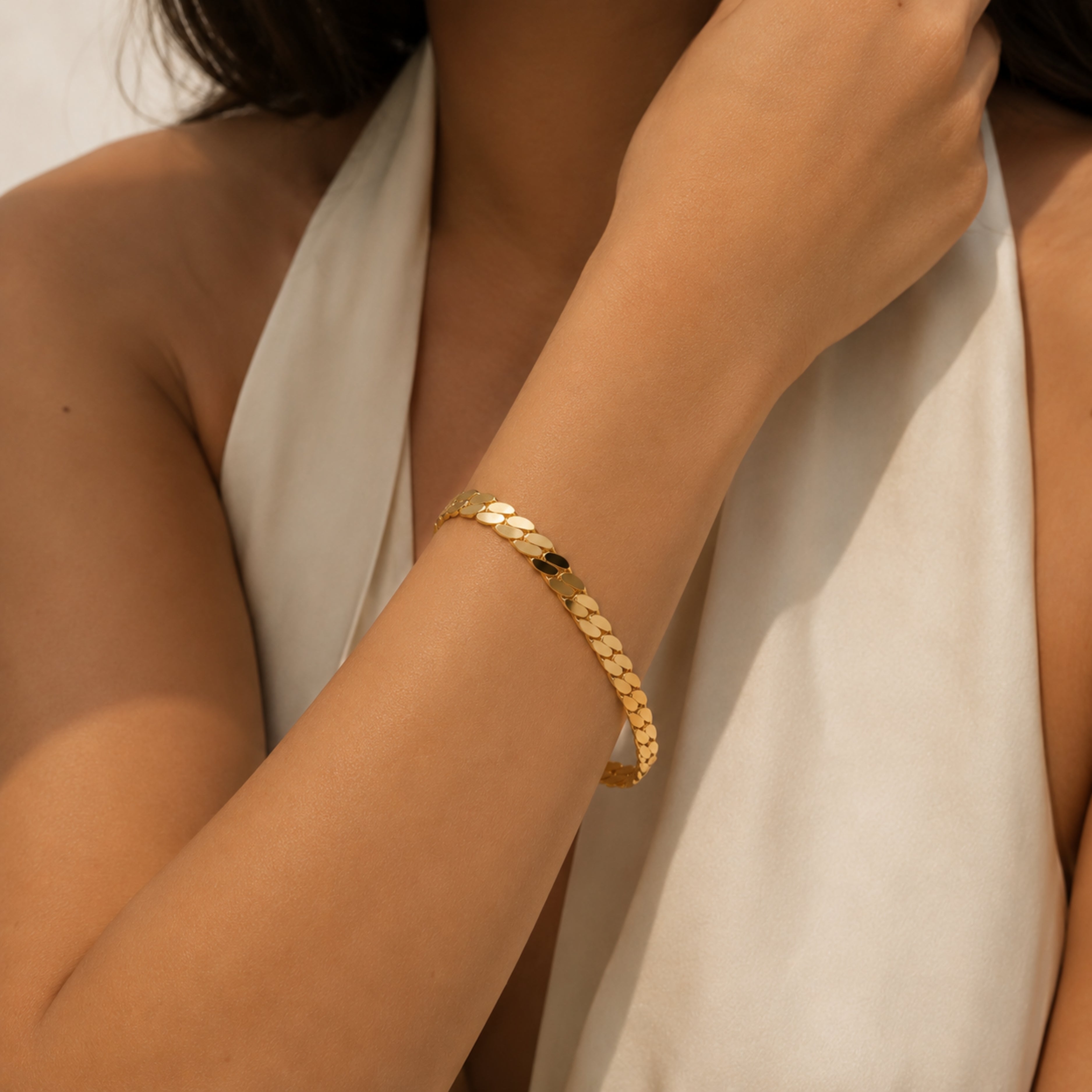 22-Karat-Armband mit dreifacher Windung