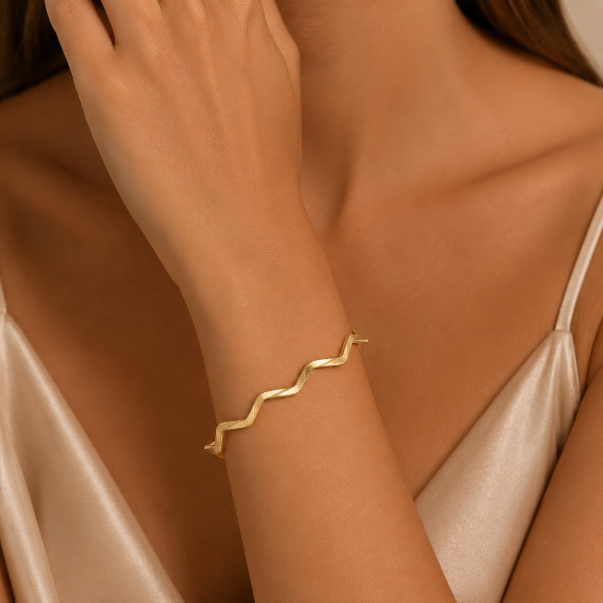 22-Karat-Armband mit Wellenmuster „Ajda