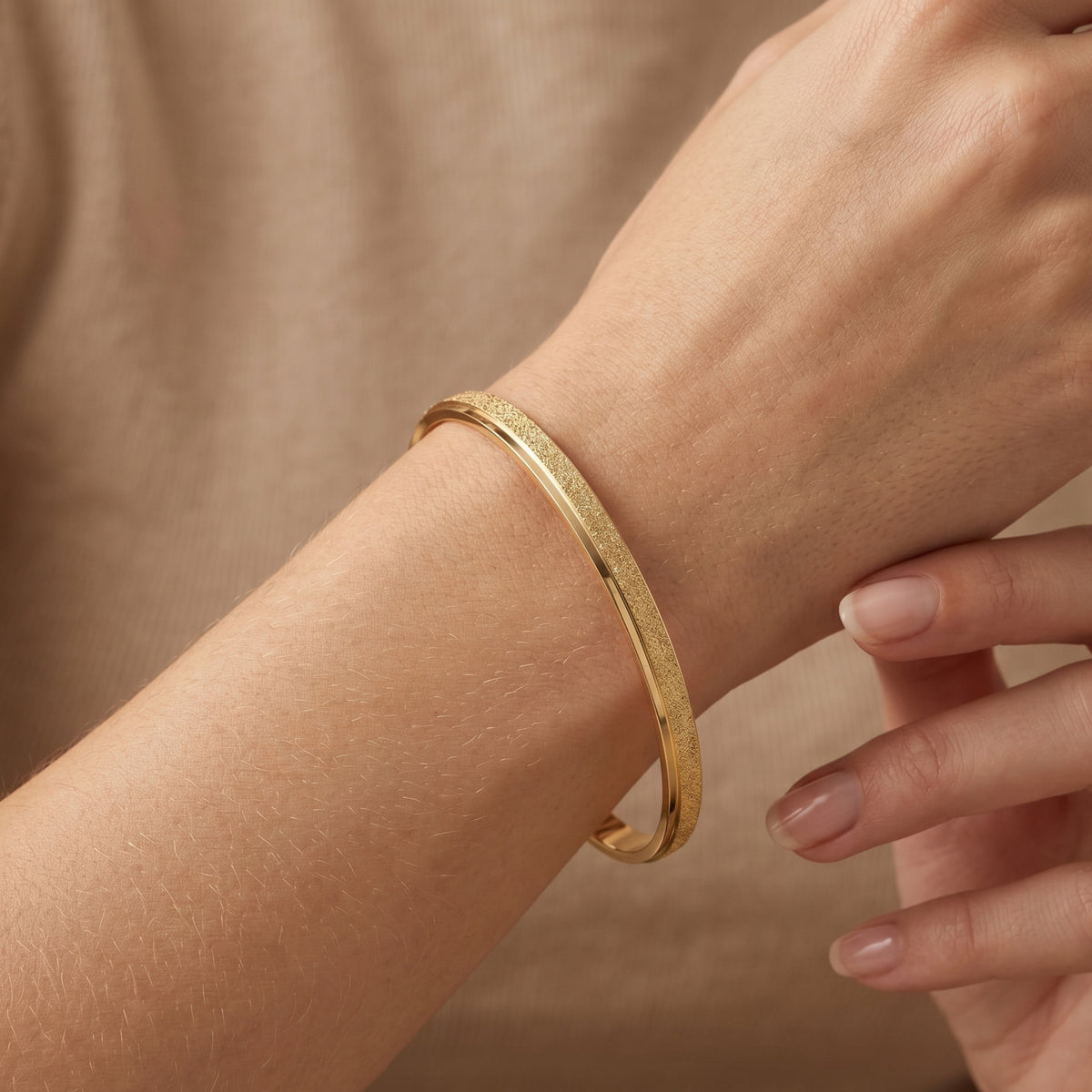 Armband aus 22-Karat-Gold mit halbglänzenden Streichholzstielen