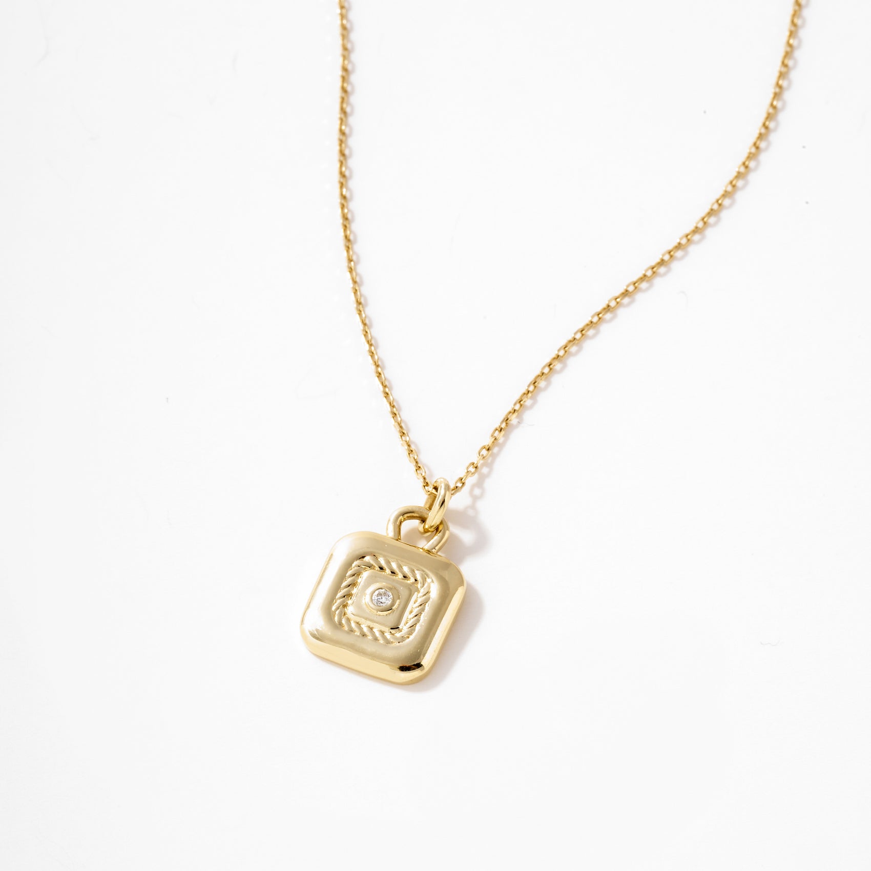 Elité Capsule Nude Stamp Necklace