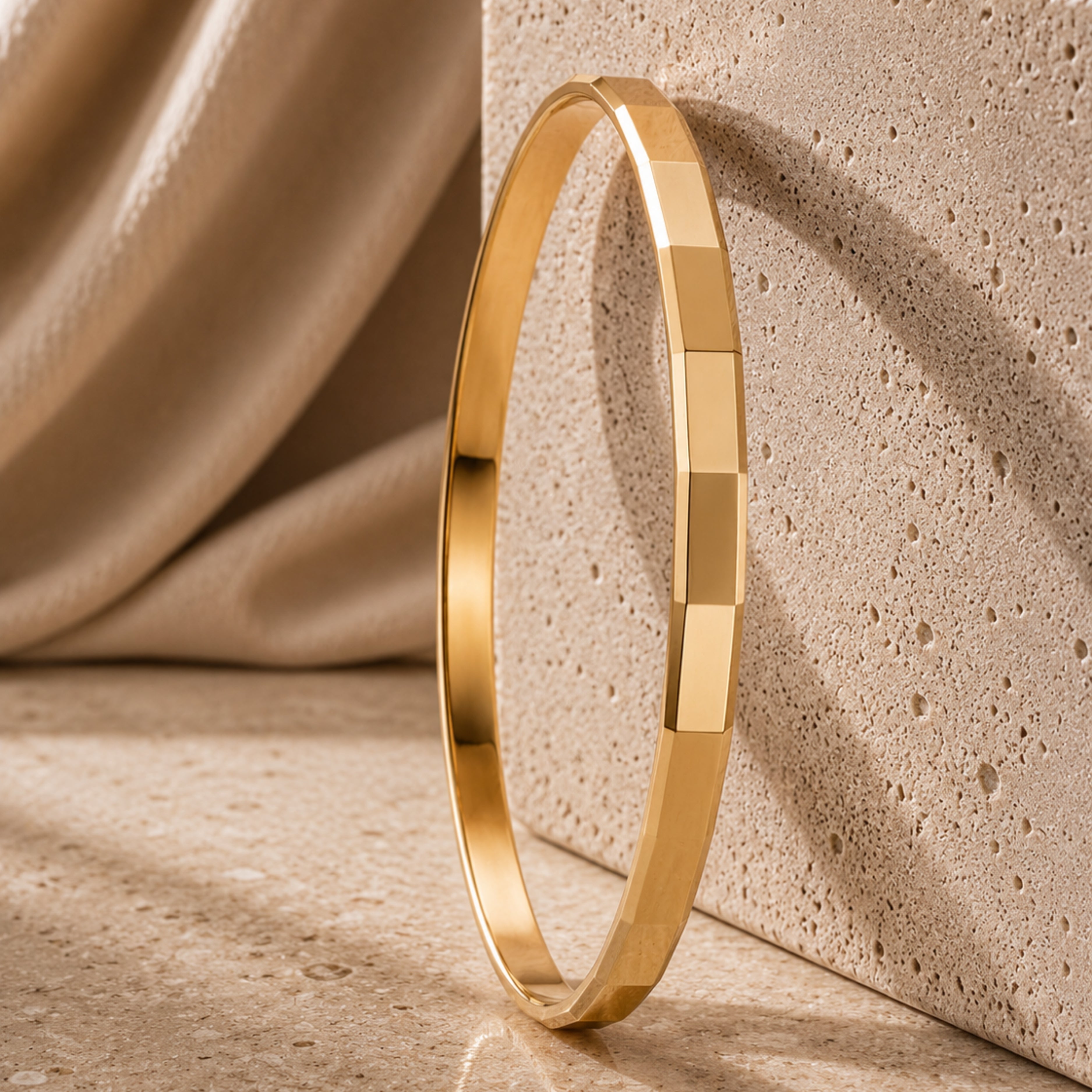 Armband aus 22-Karat-verspiegelten Streichholzstummeln