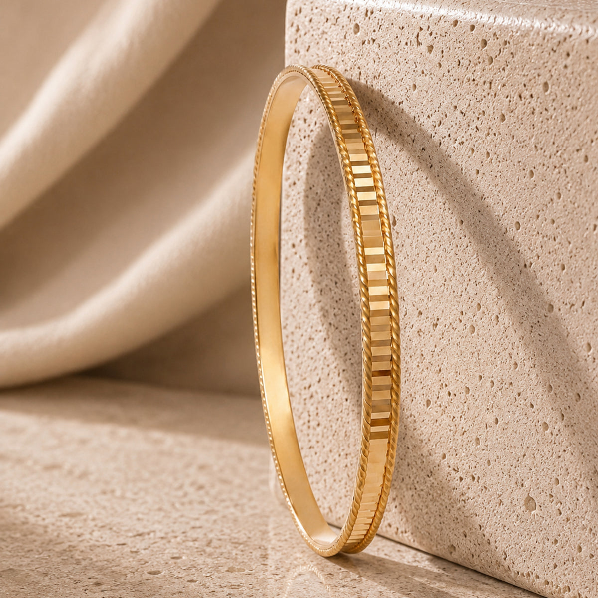 Armband aus 22-Karat-Streichholzstielen