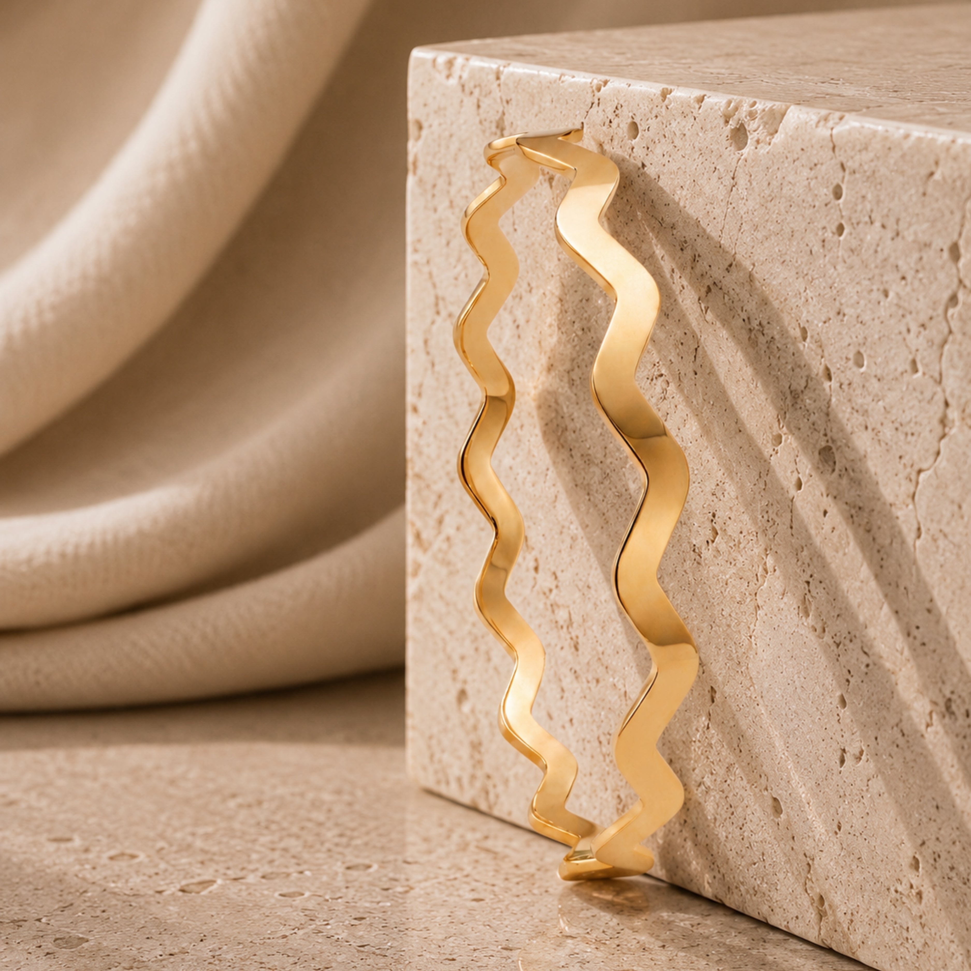 Armband aus 22-Karat-Zigzag-Streichholzstielen