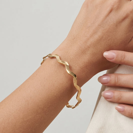 Armband aus 22-Karat-Zigzag-Streichholzstielen
